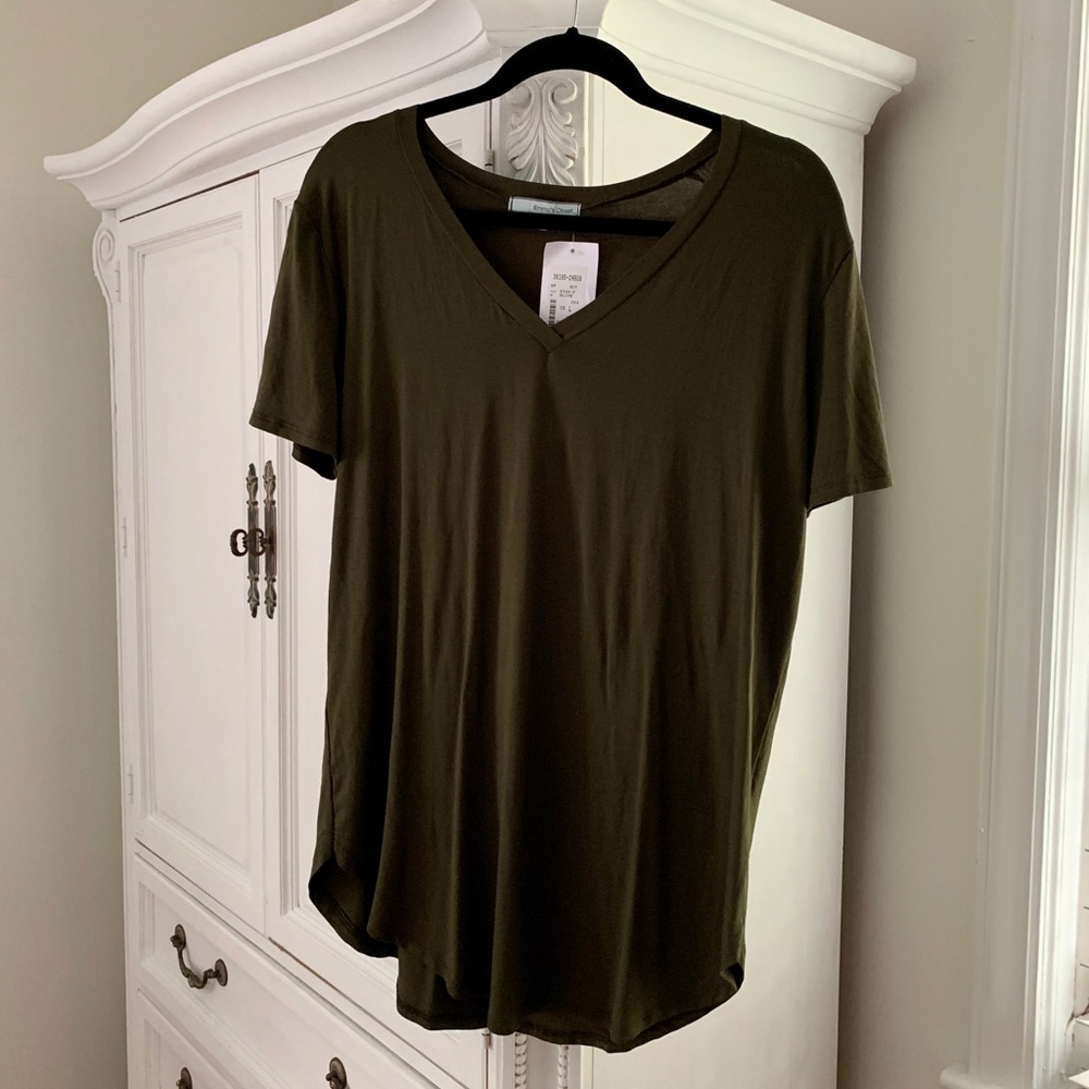 NWT Emma’s Closet Olive Tee Size L